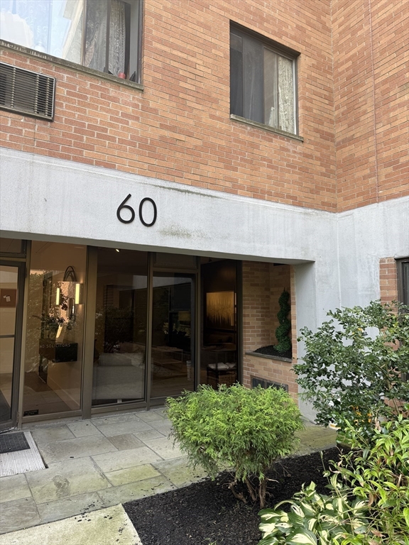 60 Pleasant St, Arlington