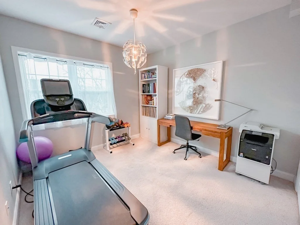 2 N Main St, Mansfield