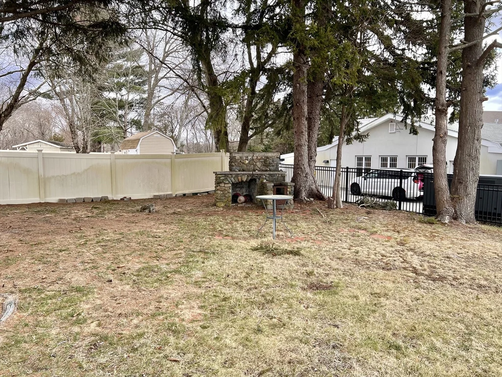 470 Pleasant St, Canton