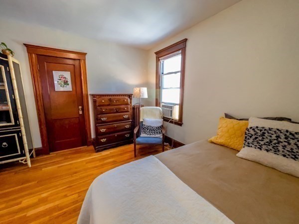 26 St Rose St, Jamaica Plain