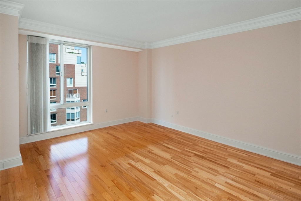 75-83 Cambridge Pkwa, East Cambridge