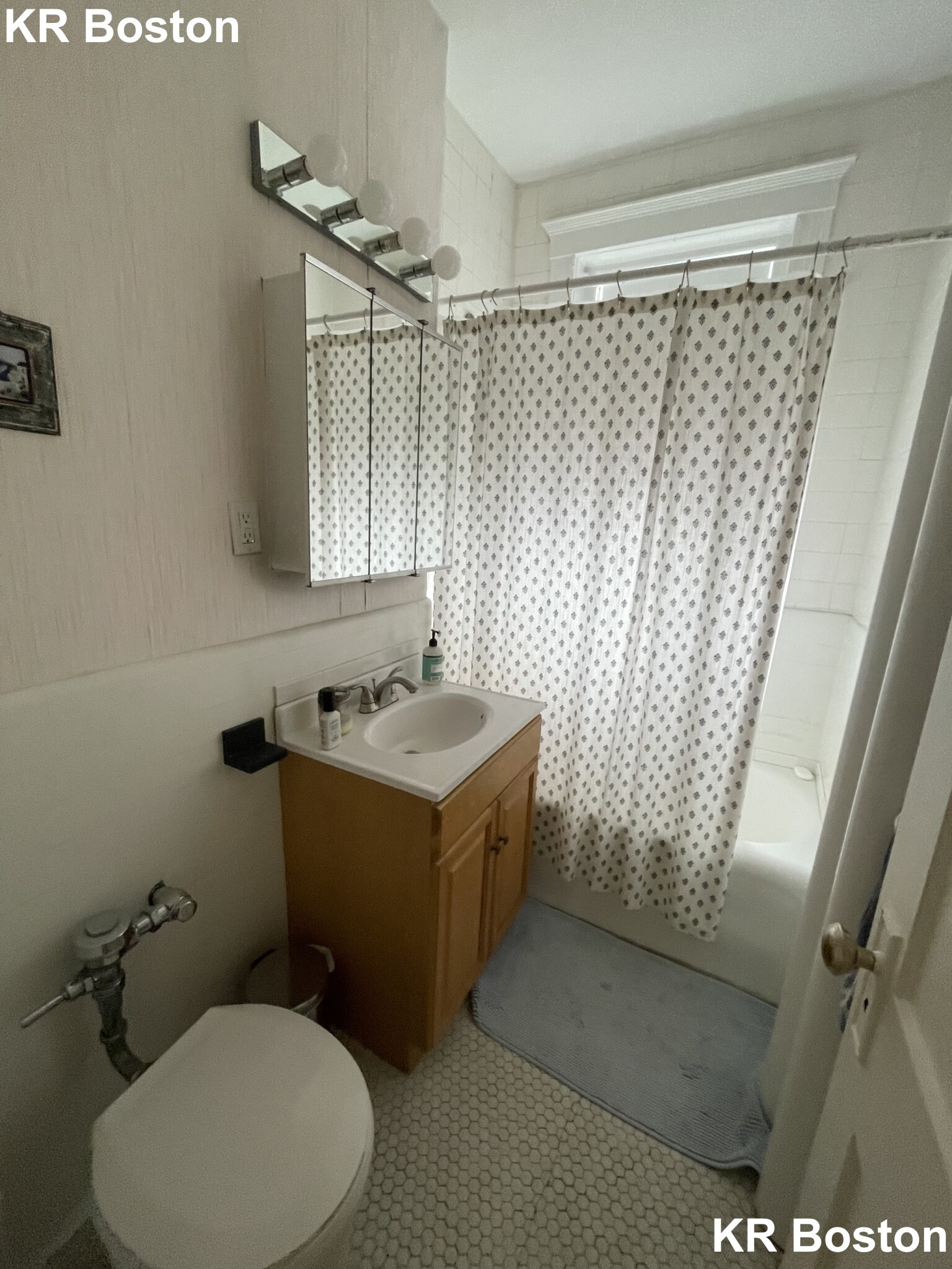 3 bed, 1 bath apartment for rent at 12 Alton Pl Unit 2H, Coolidge Corner — photo 5 of 13