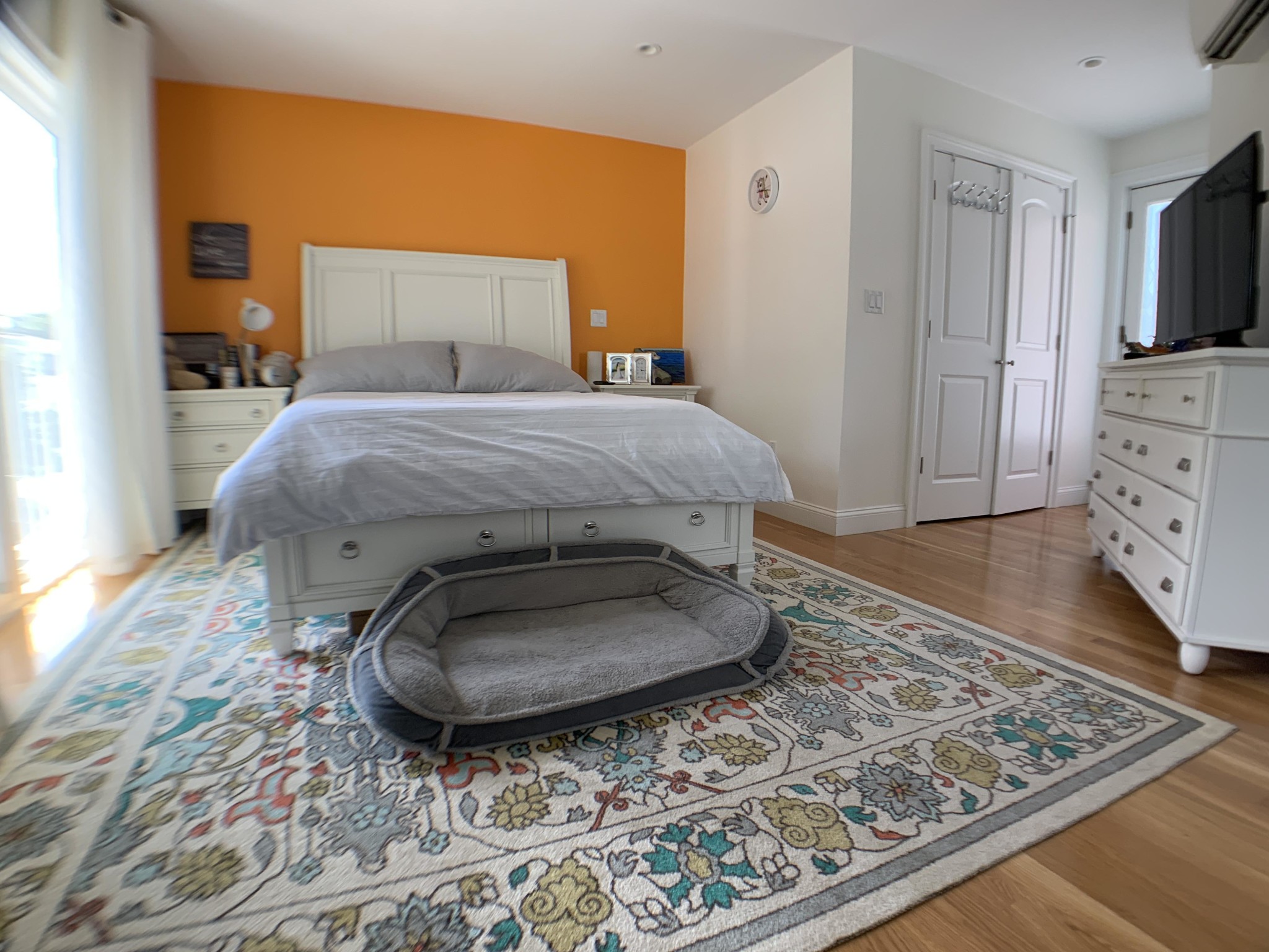 4 bed, 2.5 bath apartment for rent at 12 Bradbury St Unit 1, Allston — photo 4 of 11