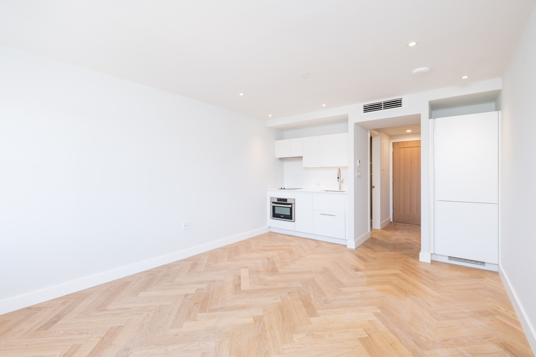 Studio bed, 1 bath apartment for rent at 12 Commonwealth Ave Unit 504, Back Bay — photo 1 of 6