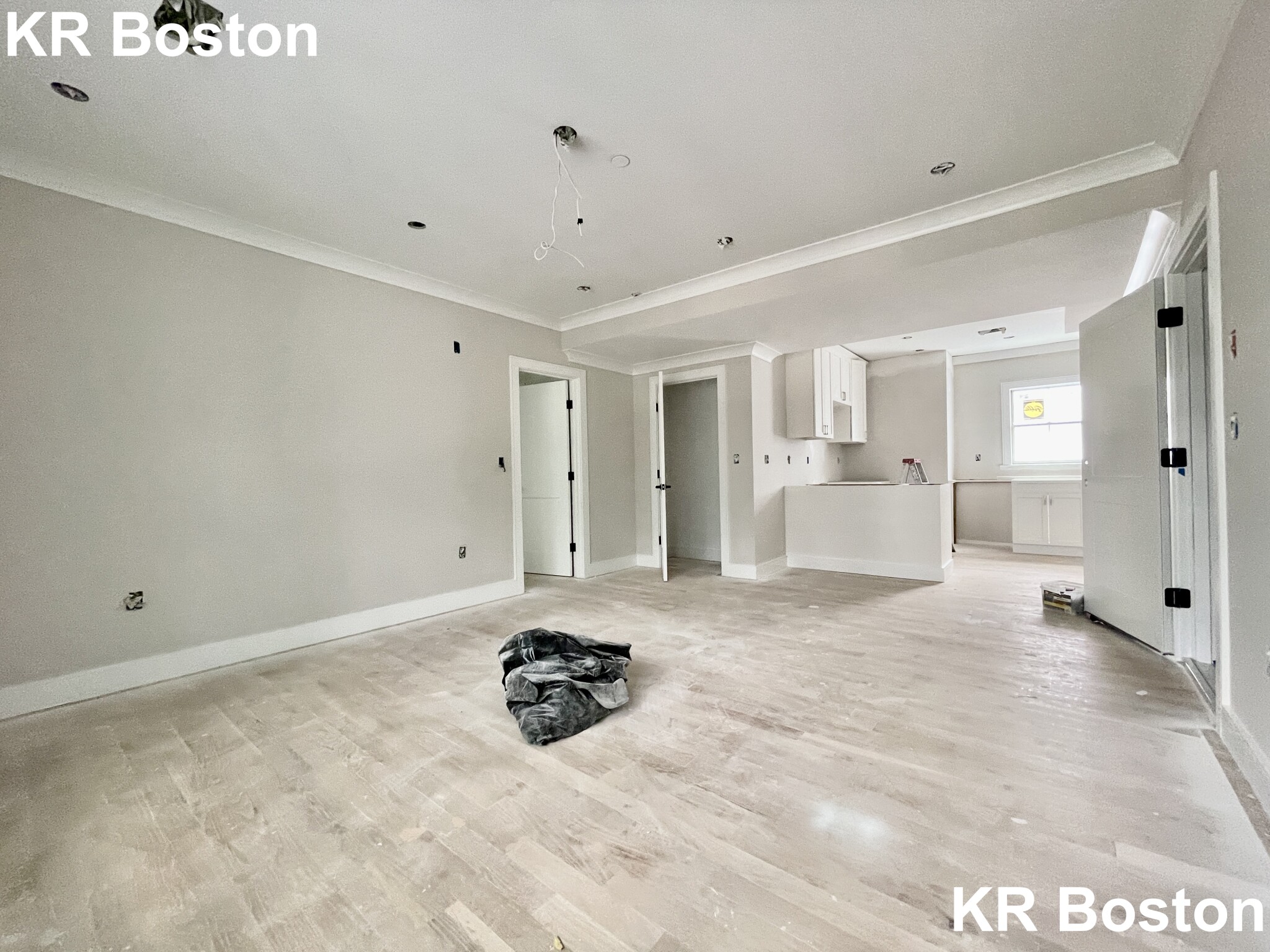 3 bed, 2 bath apartment for rent at 14 Reedsdale St Unit 3, Allston — photo 2 of 4