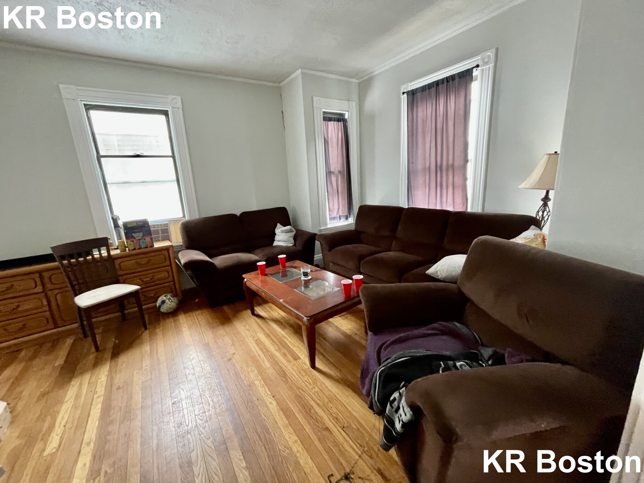 6 bed, 2 bath apartment for rent at 12 Saunders St, Allston — photo 3 of 4