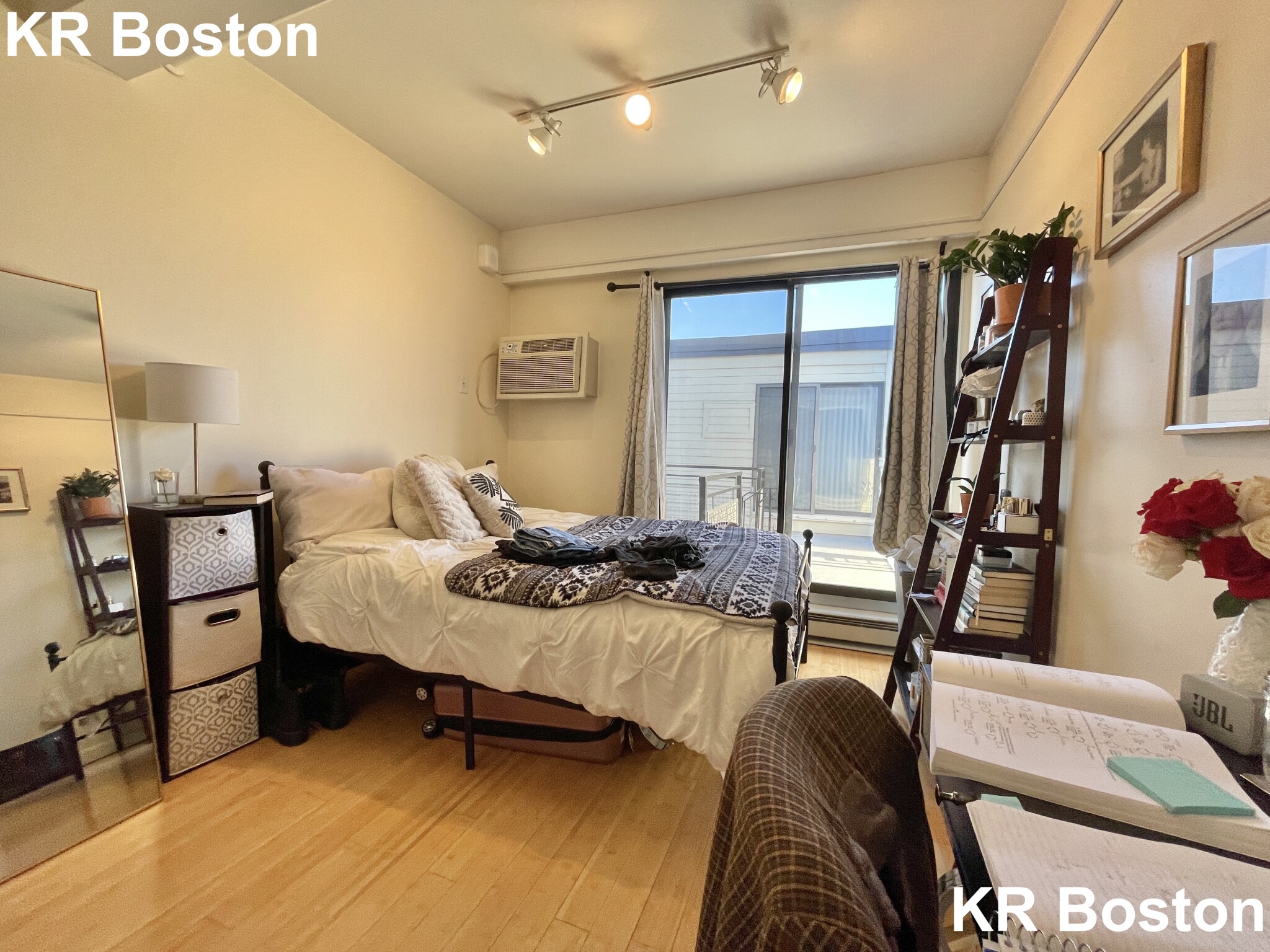 4 bed, 1.5 bath apartment for rent at 12 Stoneholm St Unit 602, Fenway — photo 4 of 8