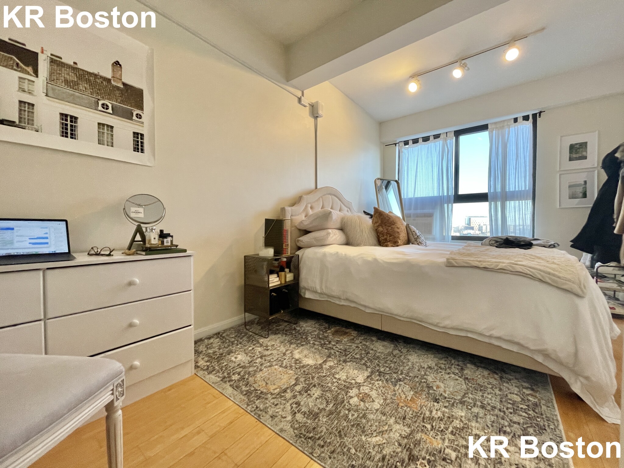 4 bed, 1.5 bath apartment for rent at 12 Stoneholm St Unit 602, Fenway — photo 6 of 8