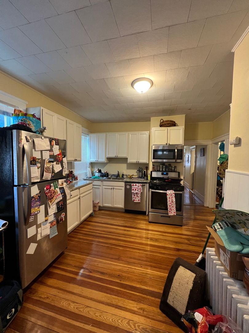 3 bed, 1 bath apartment for rent at 17 Dow St Unit A, West Somerville — photo 12 of 19