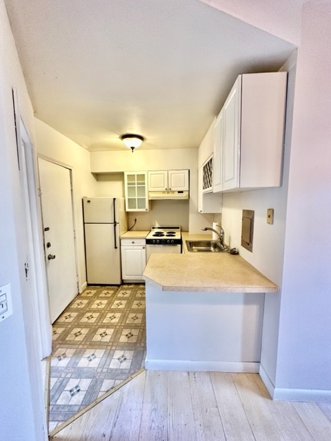 2 Foster Ct, North End