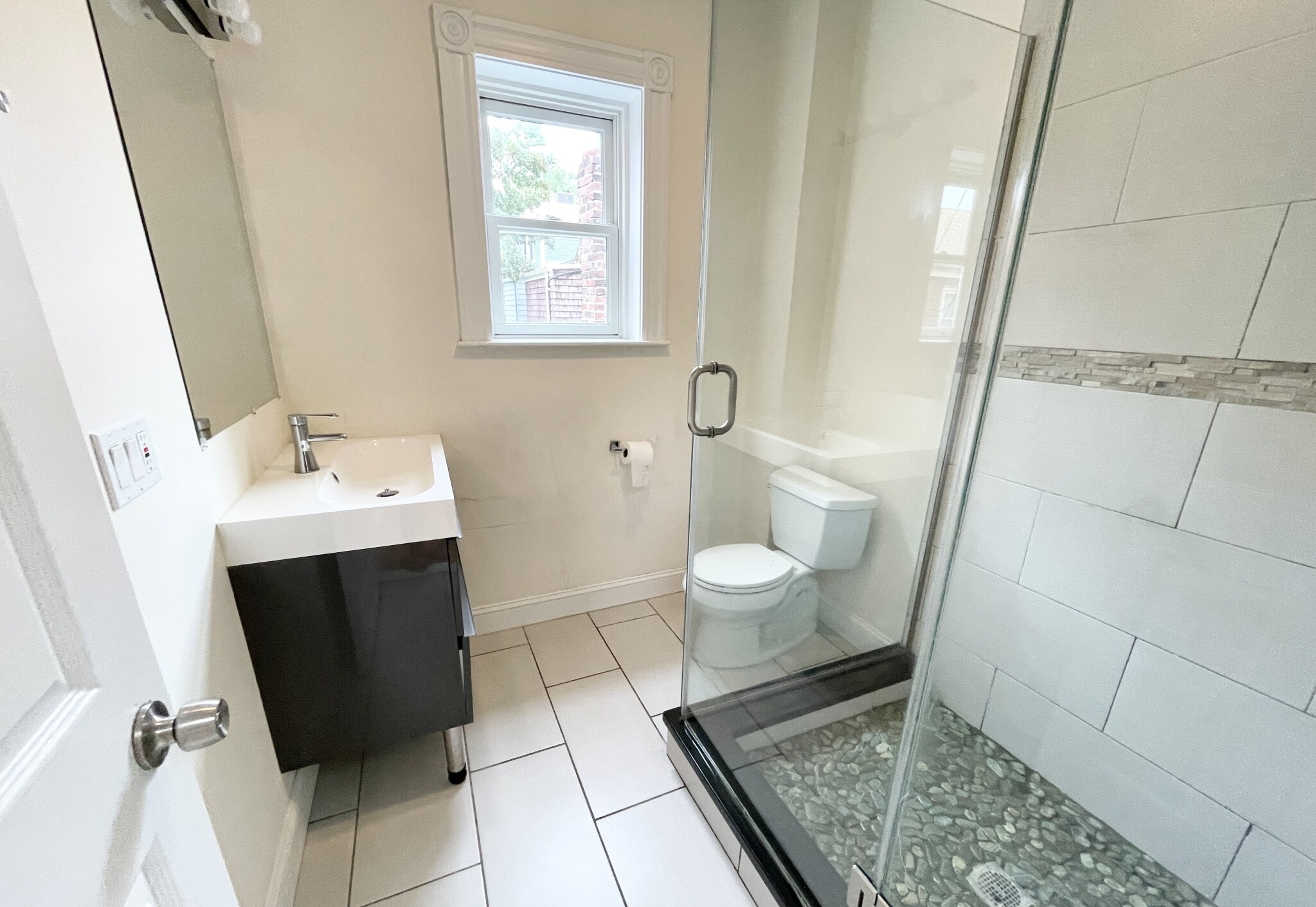 4 bed, 2.5 bath apartment for rent at 98 L St Unit -01, South Boston — photo 12 of 15