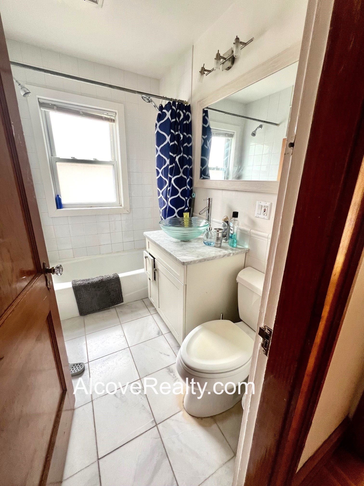 3 bed, 1 bath apartment for rent at 68 Endicott Ave Unit 1, Teele Square — photo 13 of 18