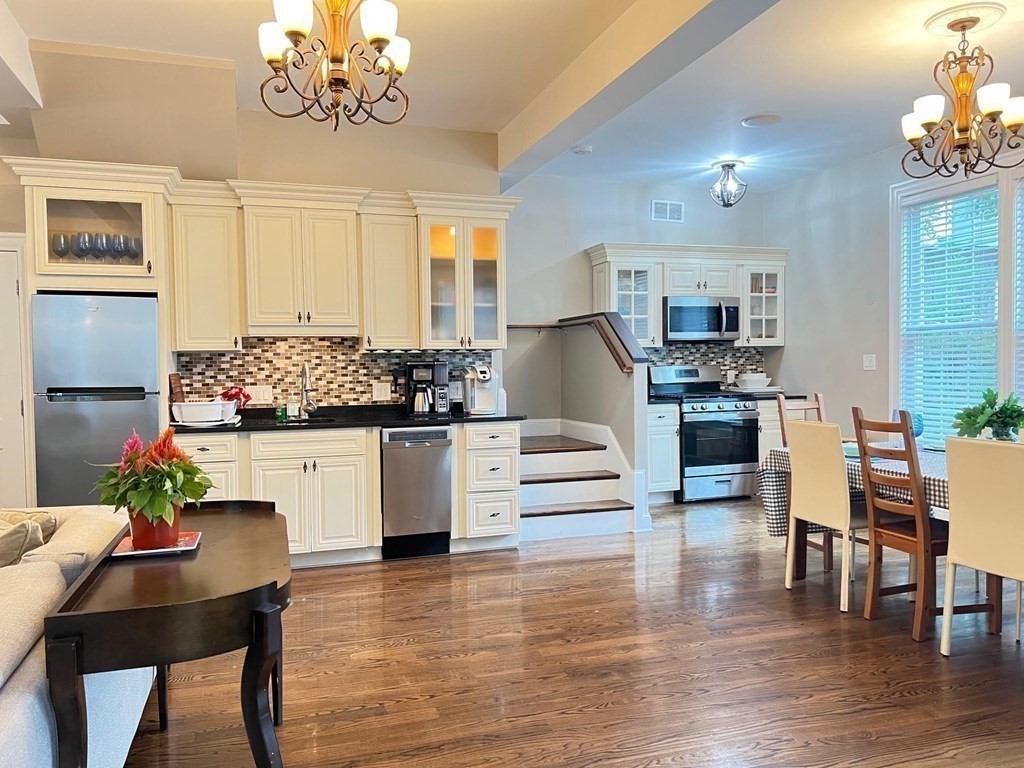 2 bed, 1.5 bath apartment for rent at 826 Watertown St Unit R, Newton — photo 6 of 6