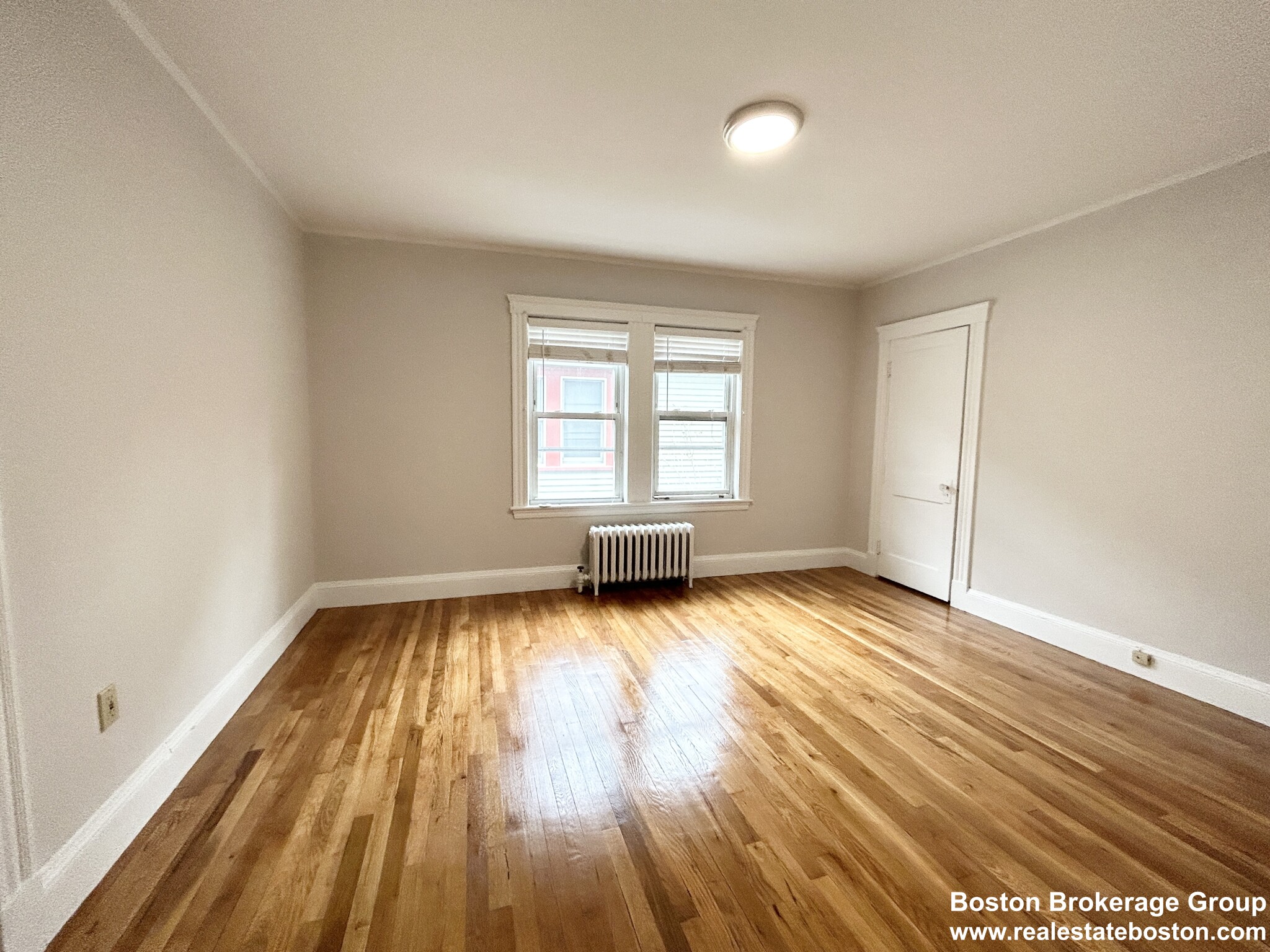 4 bed, 1 bath apartment for rent at 120 Hillside St Unit 2, Mission Hill — photo 1 of 3