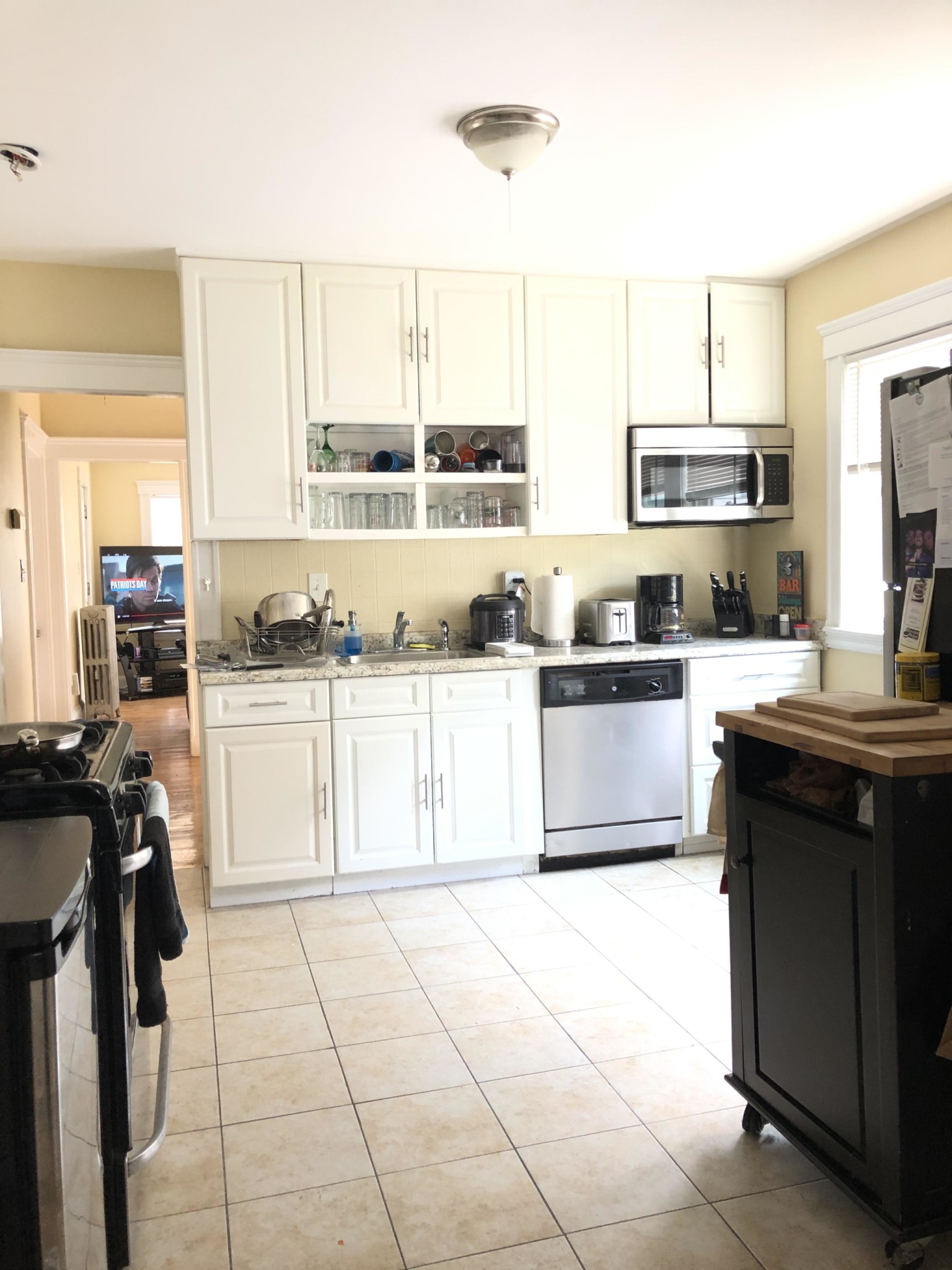 5 bed, 2 bath apartment for rent at 120 Holton St Unit 120., Brighton — photo 2 of 4