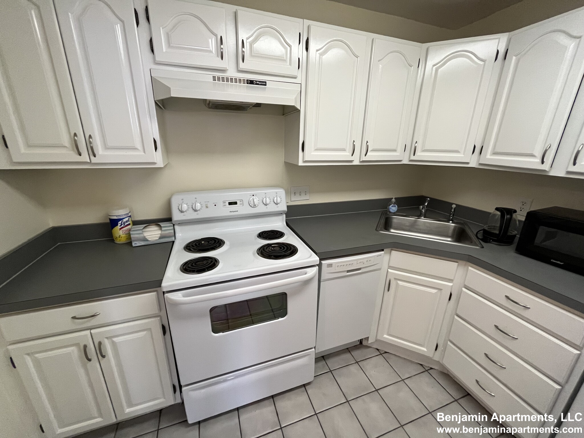 1 bed, 1 bath apartment for rent at 120 Norway St Unit 1, Fenway — photo 10 of 11