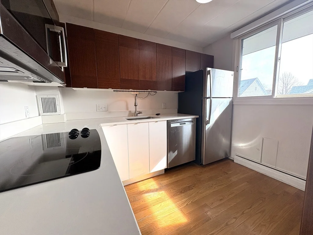 345 Harvard St, Mid-Cambridge