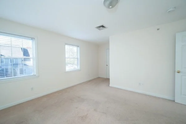 117 Tamarack Ln, Abington