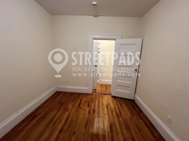 2 Ware St, Mid-Cambridge