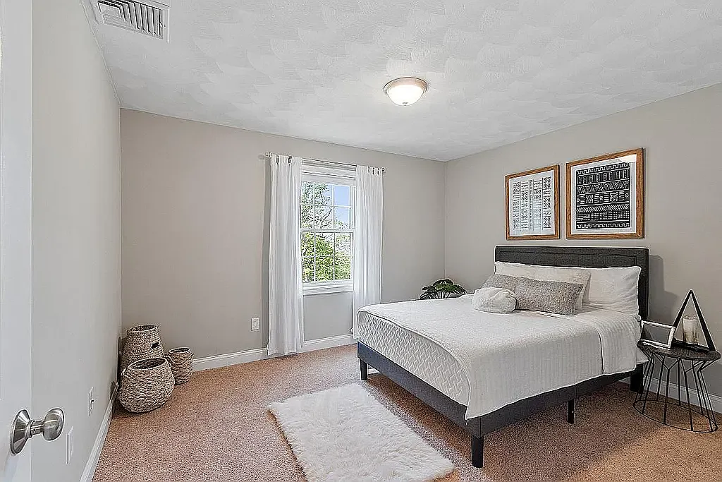 25 Hopkins St, Revere