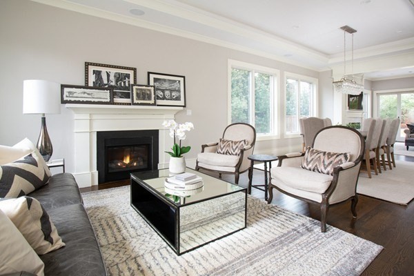 1580 Beacon St, Waban