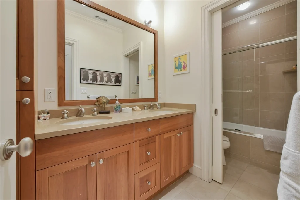 294 Commonwealth Ave, Back Bay