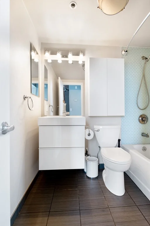 320 West 2nd St, South Boston