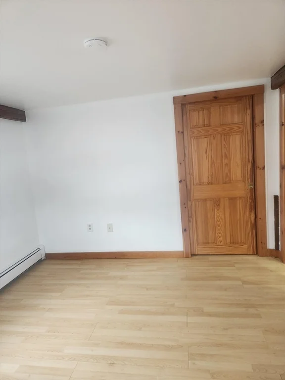 92 Main St, Hopkinton