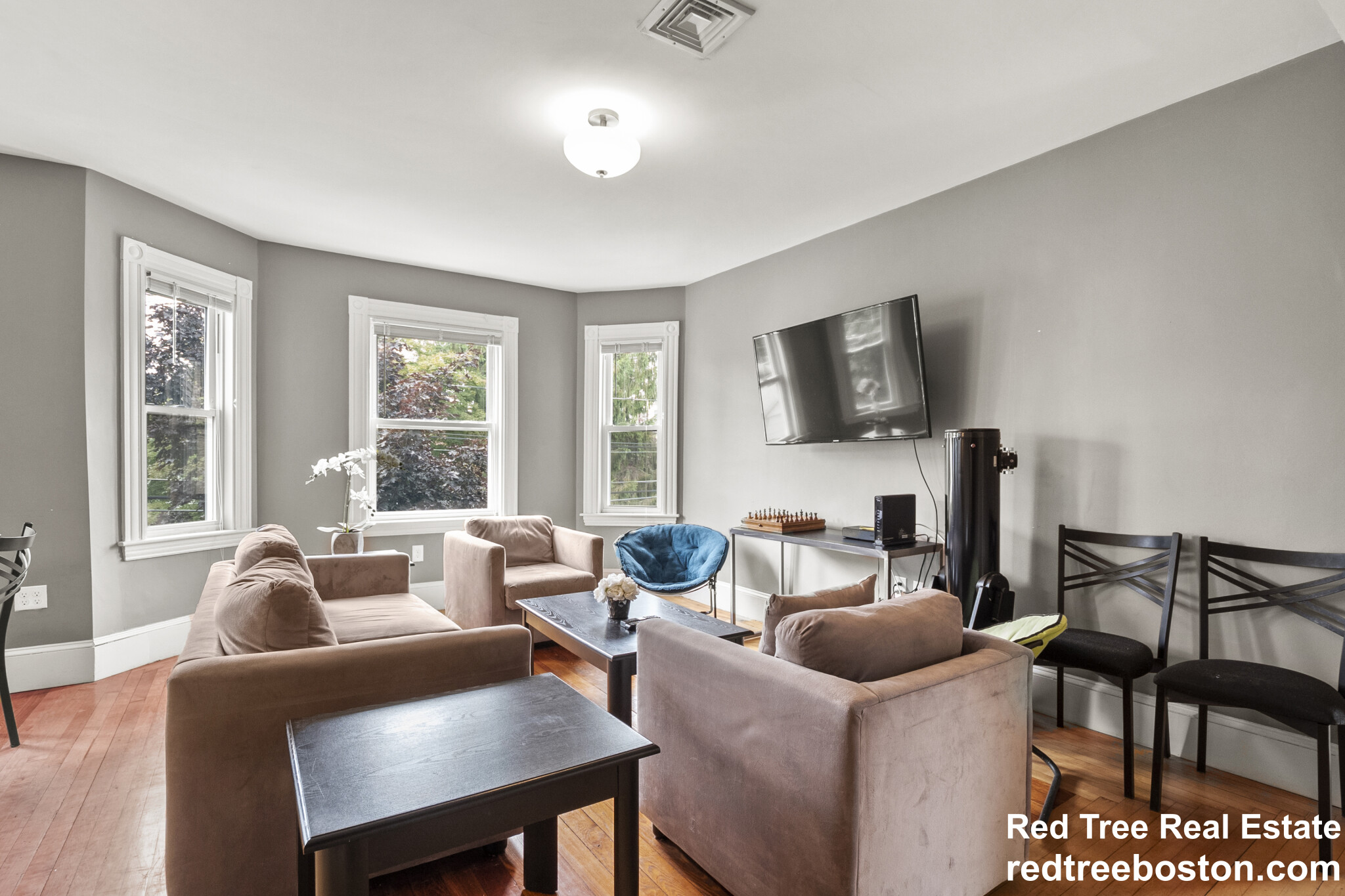 139 Adams St, South Side