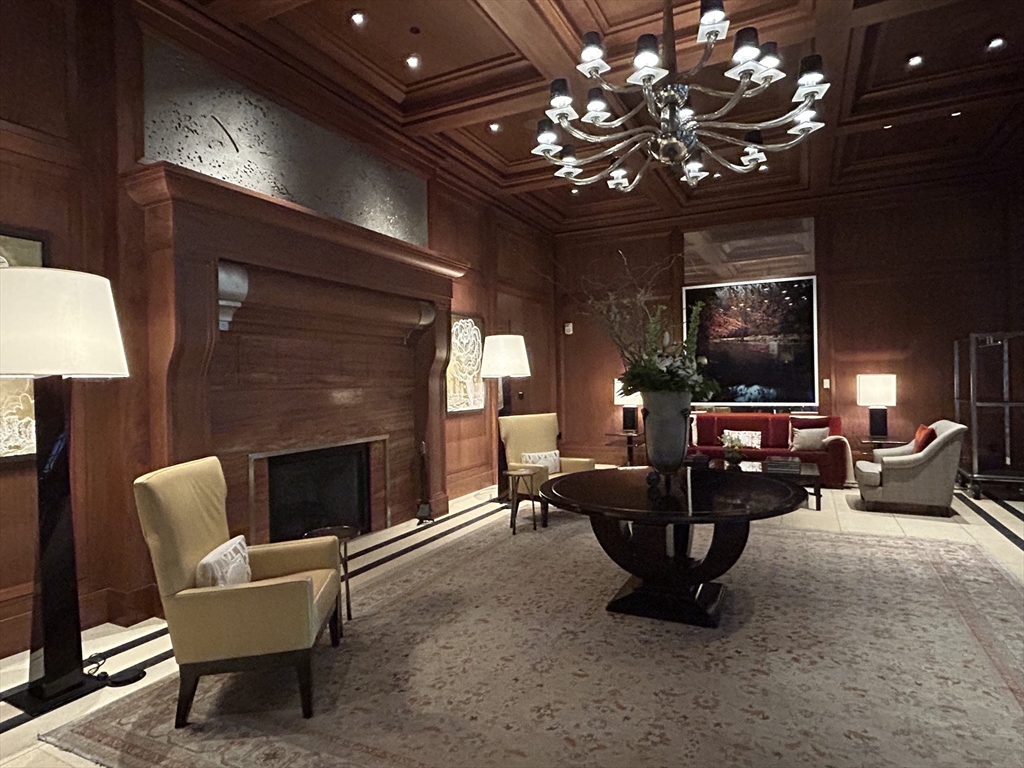 1 Dalton St, Back Bay