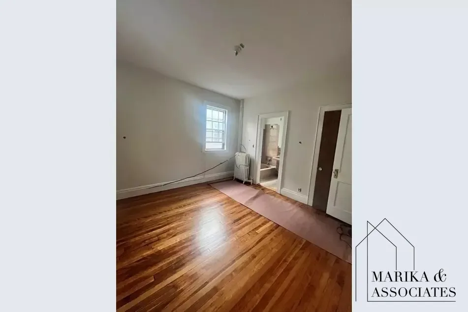 67 Green St, North Brookline