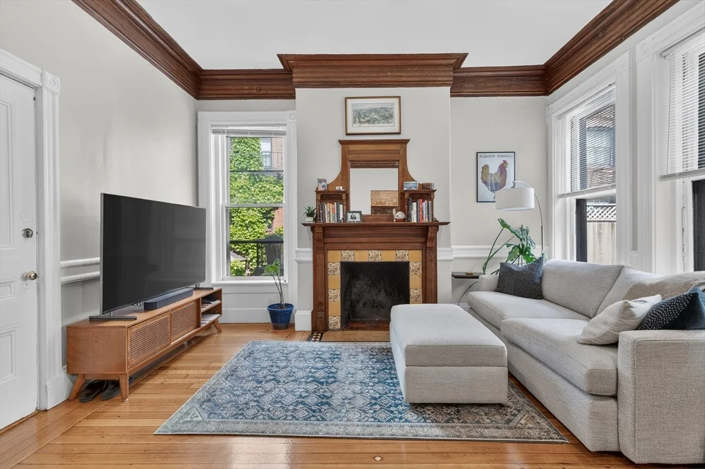 16 Cumberland St, Back Bay