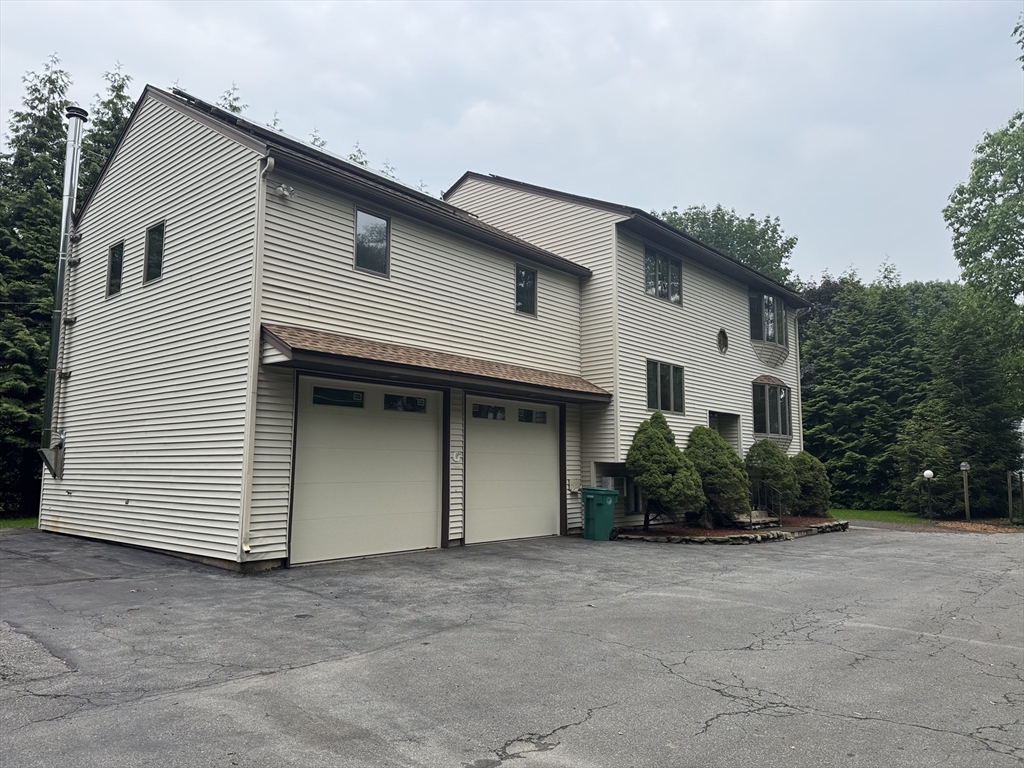 271 Wanoosnoc Rd, Fitchburg