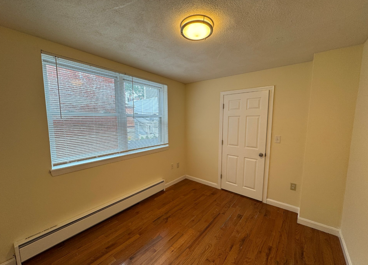 31 Chelsea St, East Boston