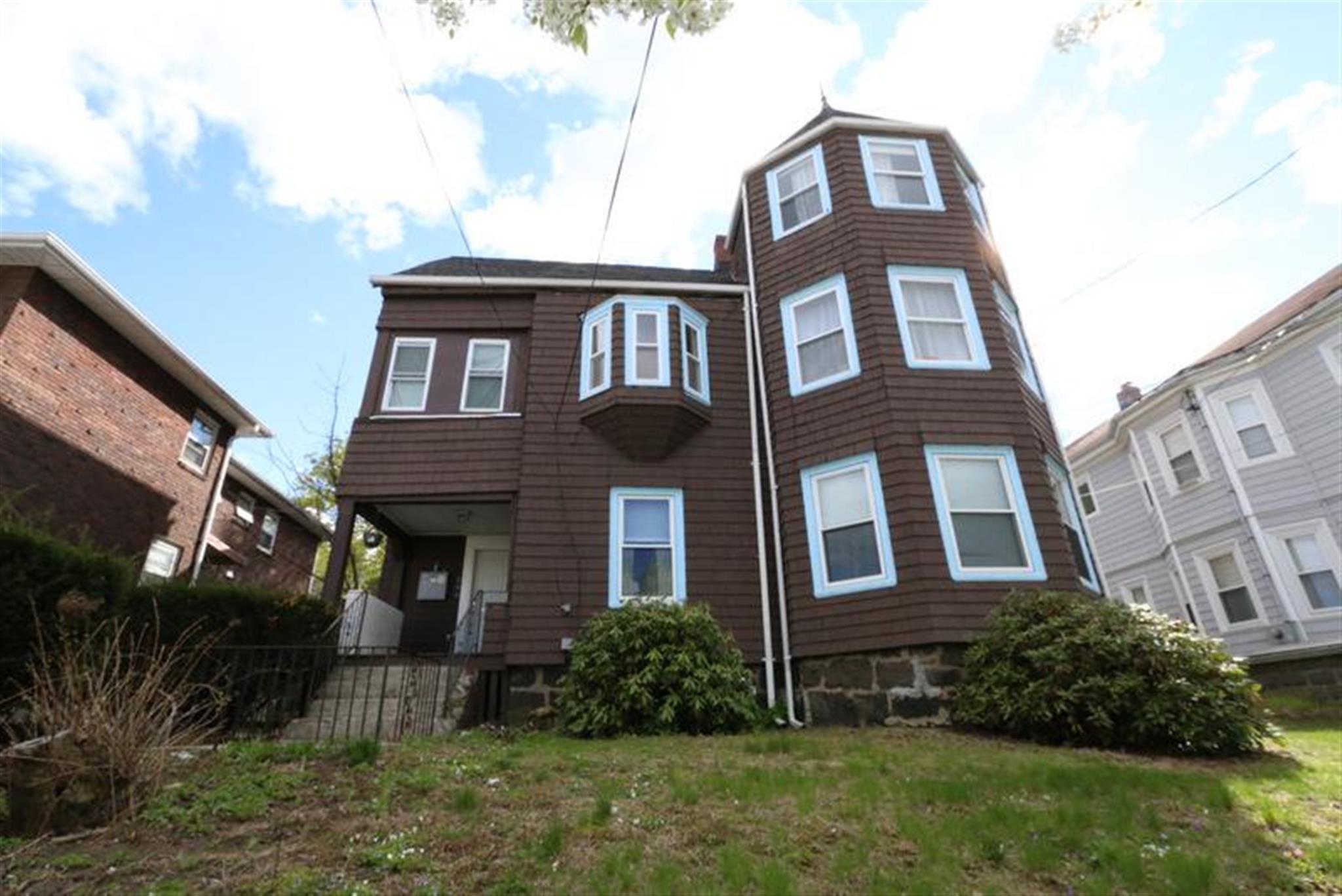 3 bed, 3 bath apartment for rent at 303 Boston Ave Unit 3, Tufts University — photo 11 of 11