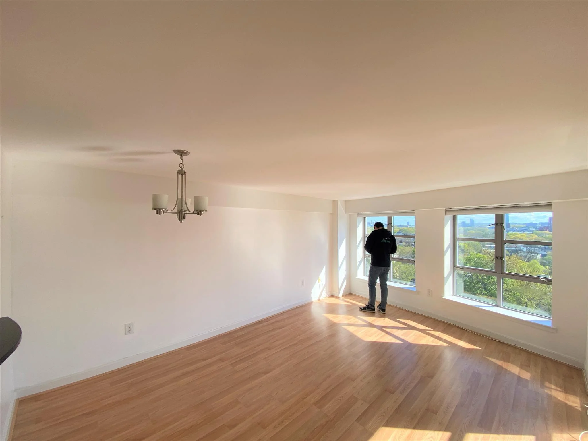 931 Massachusetts Ave, Mid-Cambridge