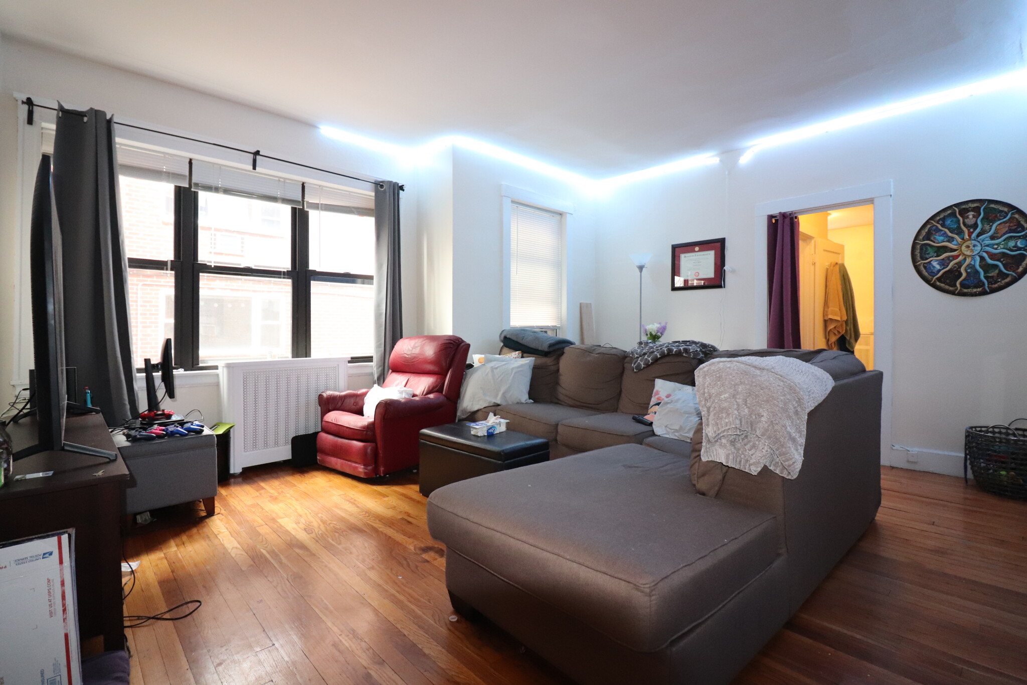 1 bed, 1 bath apartment for rent at 122 Babcock St Unit 3A, Coolidge Corner — photo 1 of 10