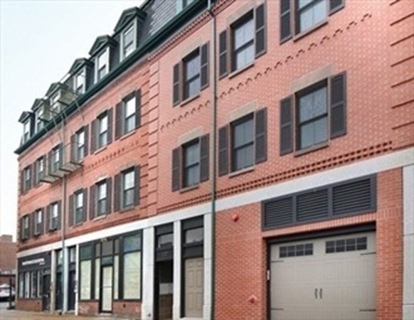 2 bed, 2 bath apartment for rent at 122 West Broadway Unit 1, South Boston — photo 2 of 2