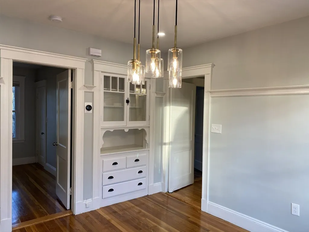 281 Belgrade Ave, Roslindale