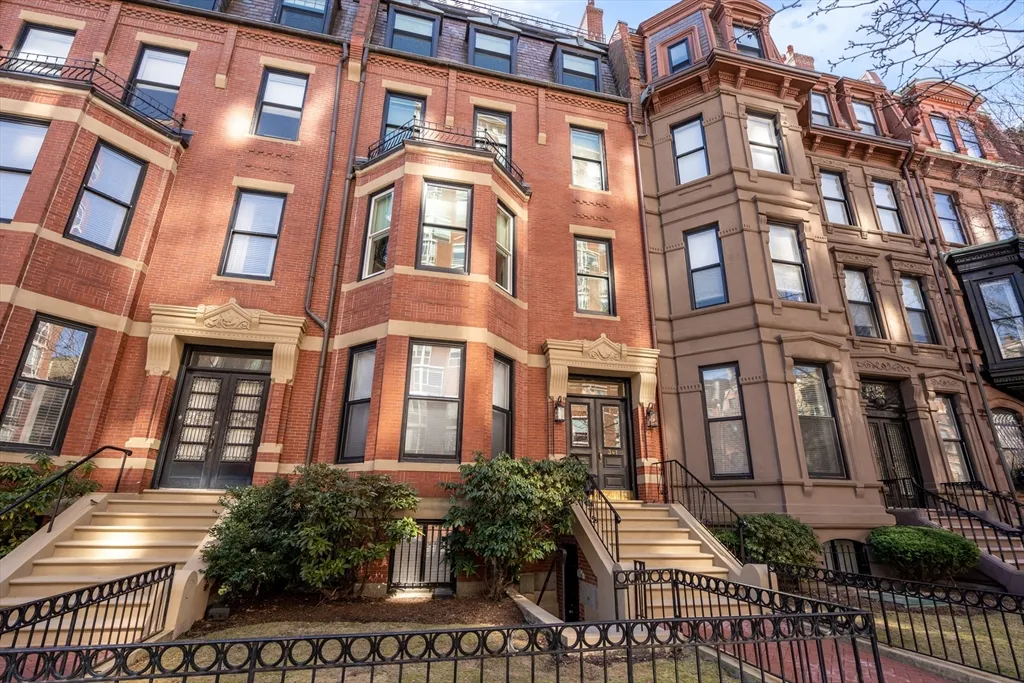 341 Beacon St, Back Bay