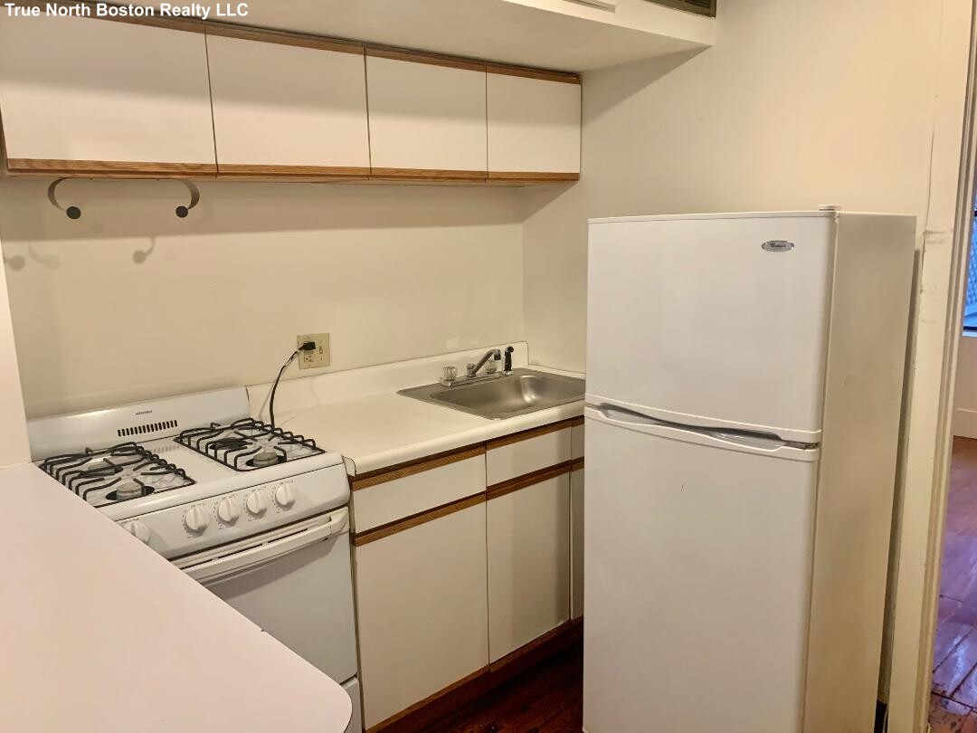 13 Charter St, North End