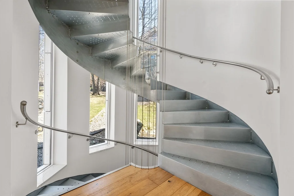 30 Whipple Rd, Lexington