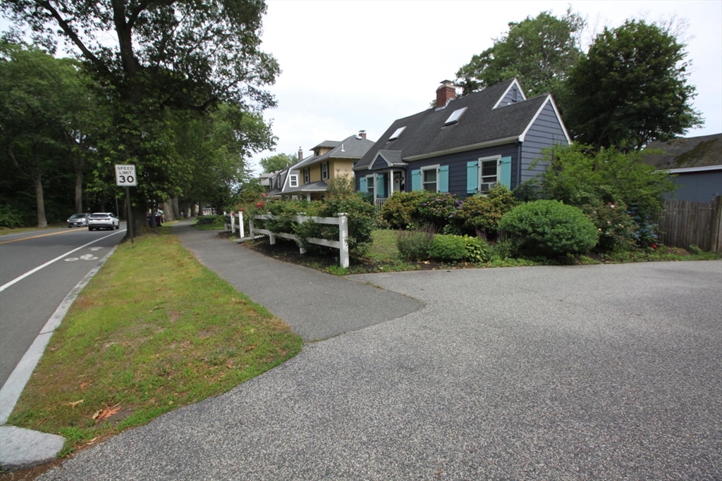 165 Lynn Fells Pkwy, Melrose