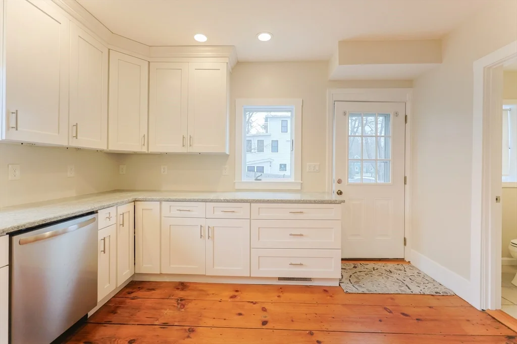 24 Charles St, Westborough