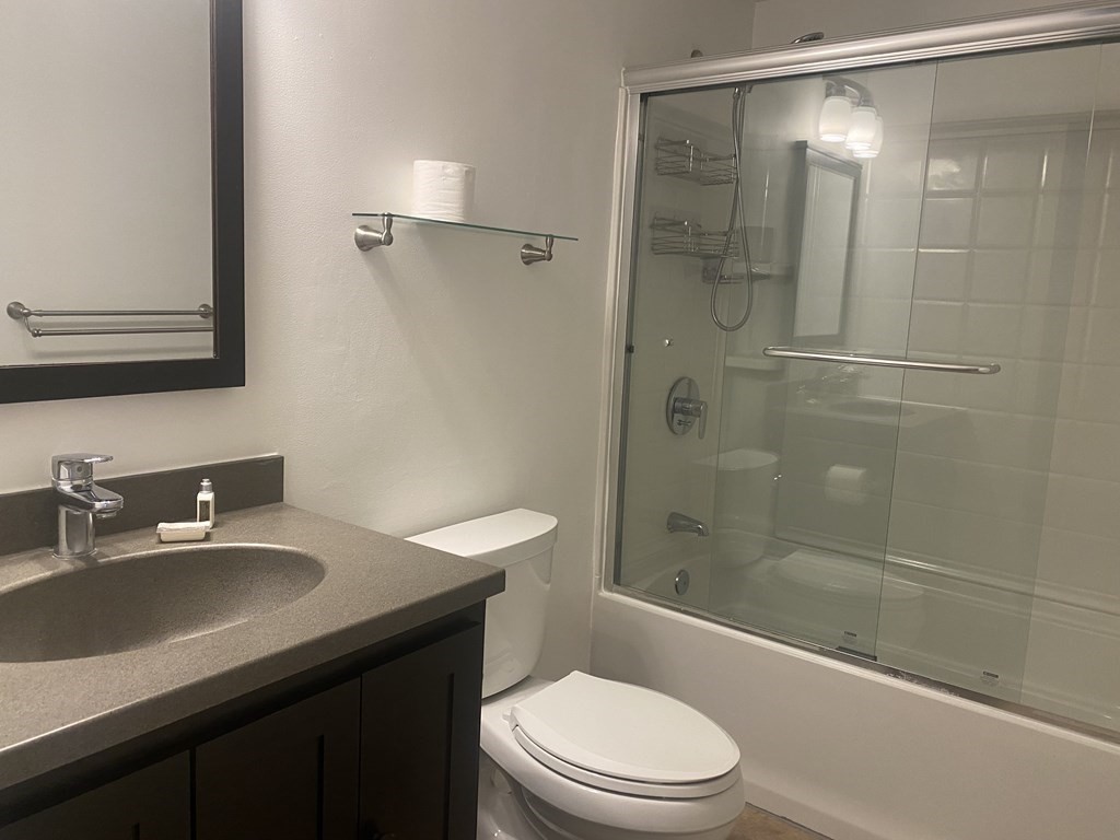 18 Walden Dr, Natick