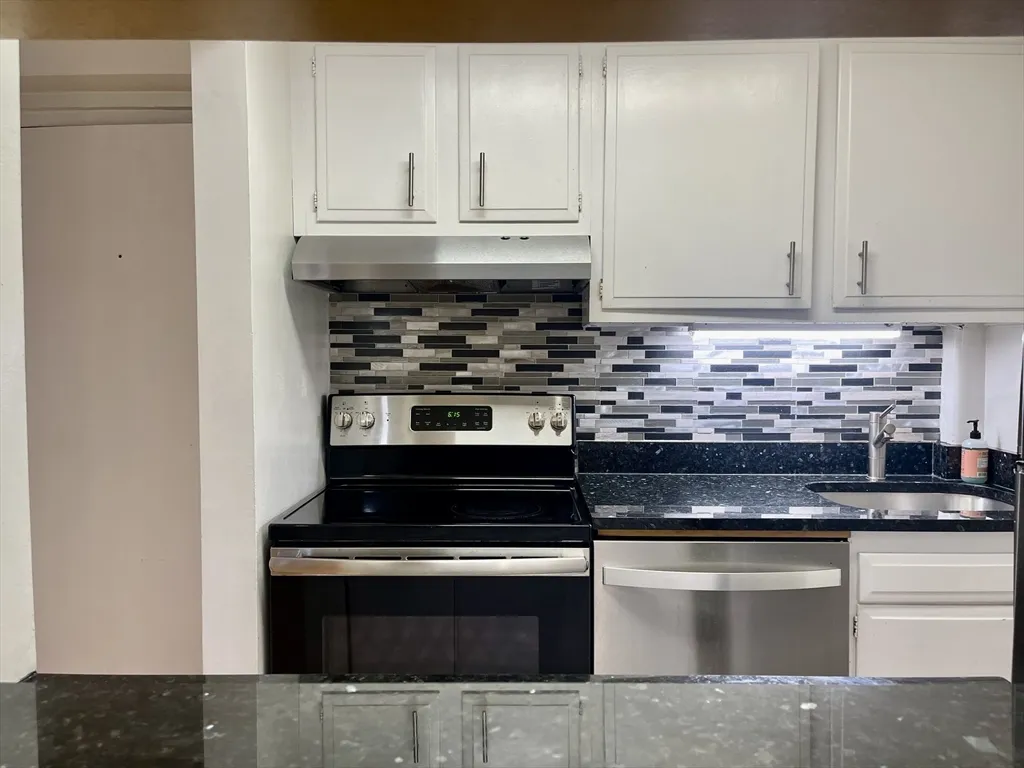 1643 Cambridge St, Mid-Cambridge