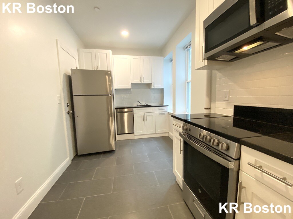 1 bed, 1 bath apartment for rent at 135 Sutherland Rd Unit C, Brighton — photo 1 of 6