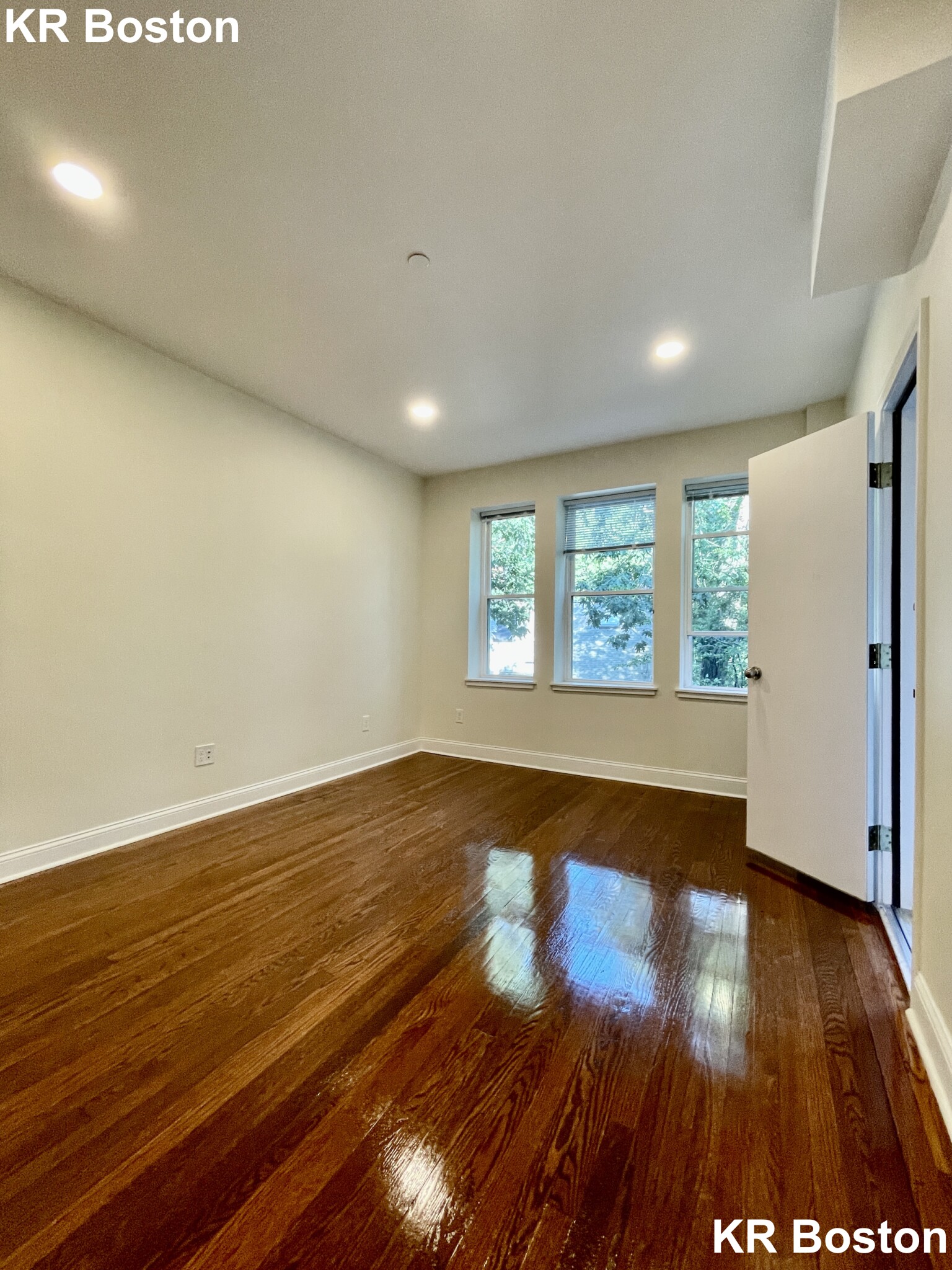 1 bed, 1 bath apartment for rent at 123 Sutherland Rd Unit I.., Brighton — photo 2 of 5
