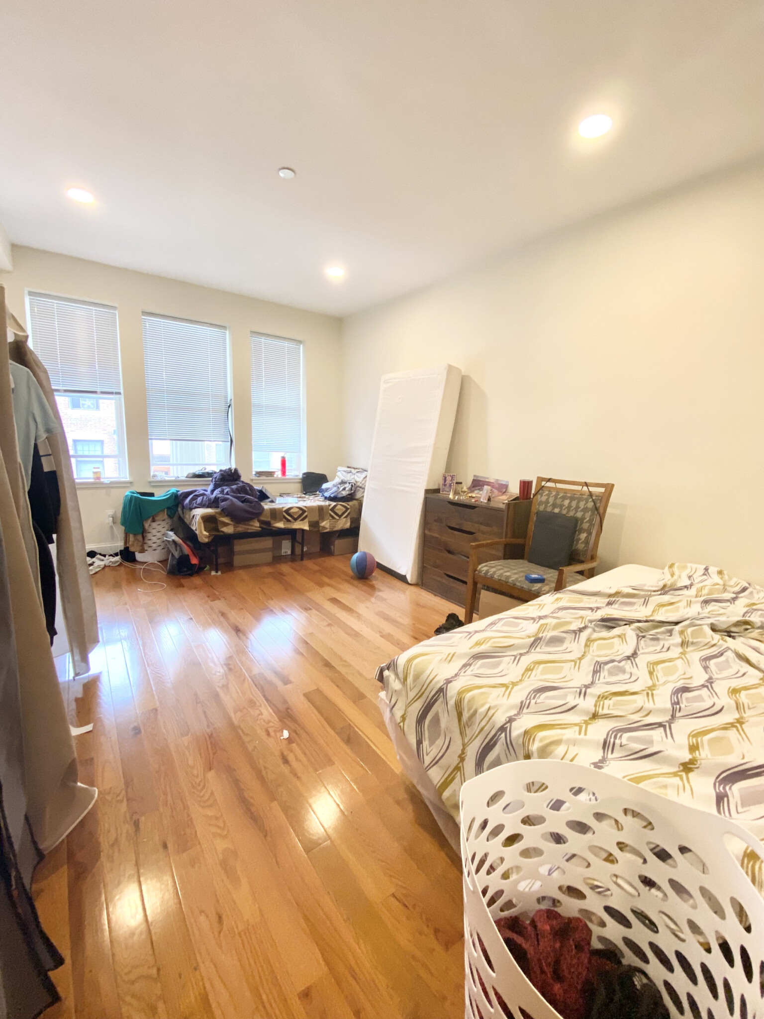 1 bed, 1 bath apartment for rent at 123 Sutherland Rd Unit C., Brighton — photo 2 of 4
