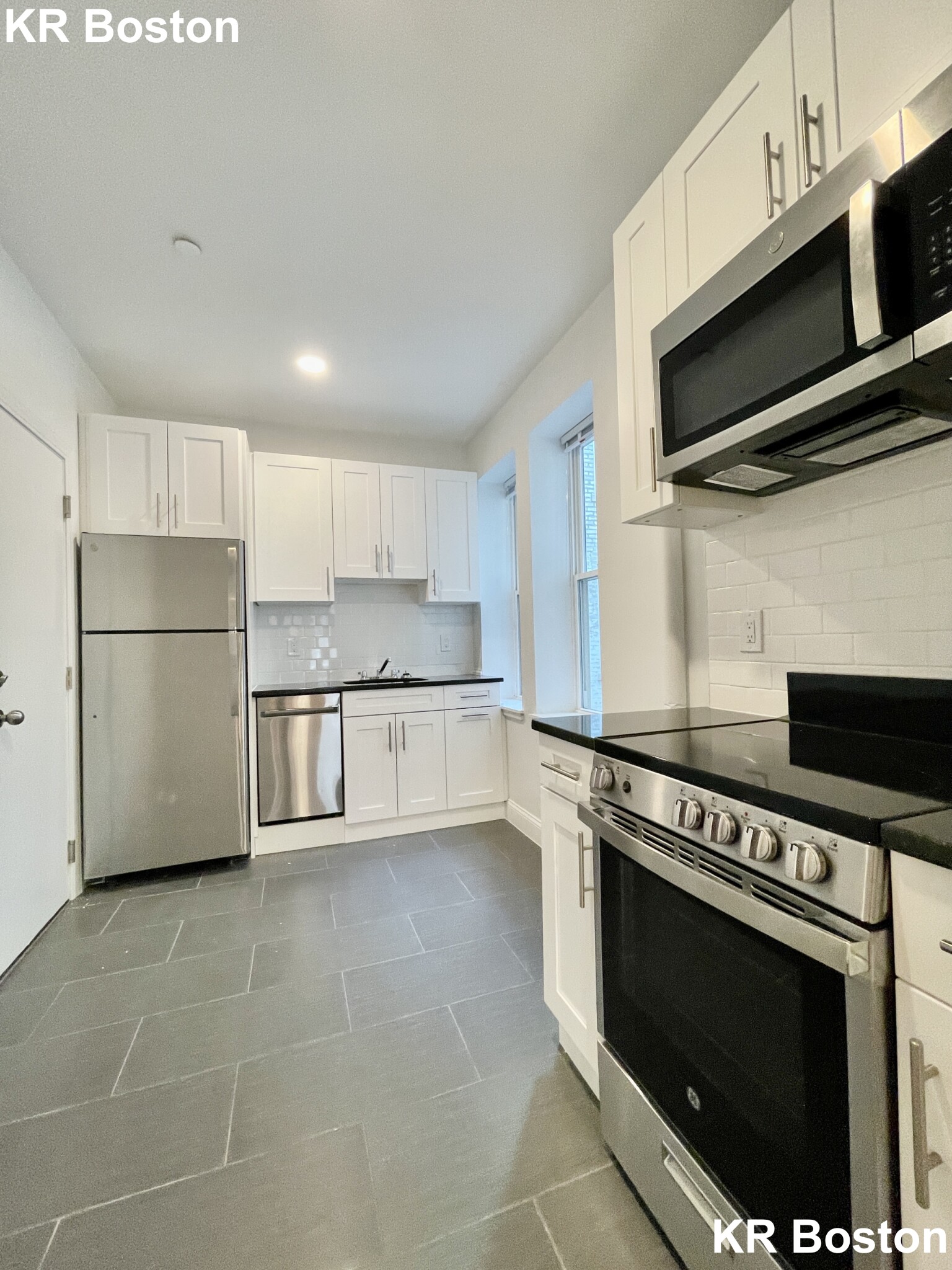 1 bed, 1 bath apartment for rent at 123 Sutherland Rd Unit C.,, Brighton — photo 2 of 4